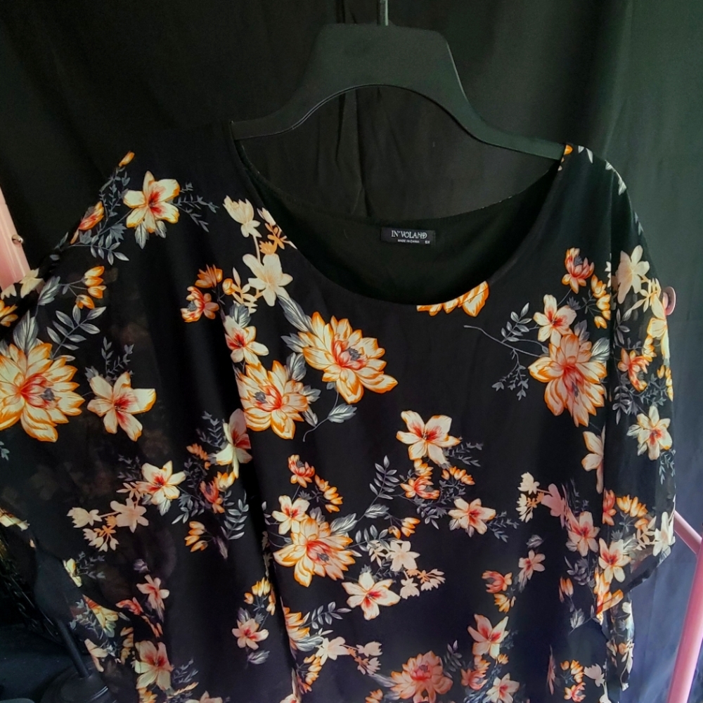 Flowy Floral Top 5x